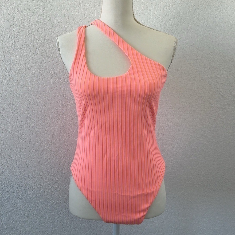NWT L*SPACE Two Tone Ribbed Phoebe One Piece Swimsuit Beach Vacation Summer