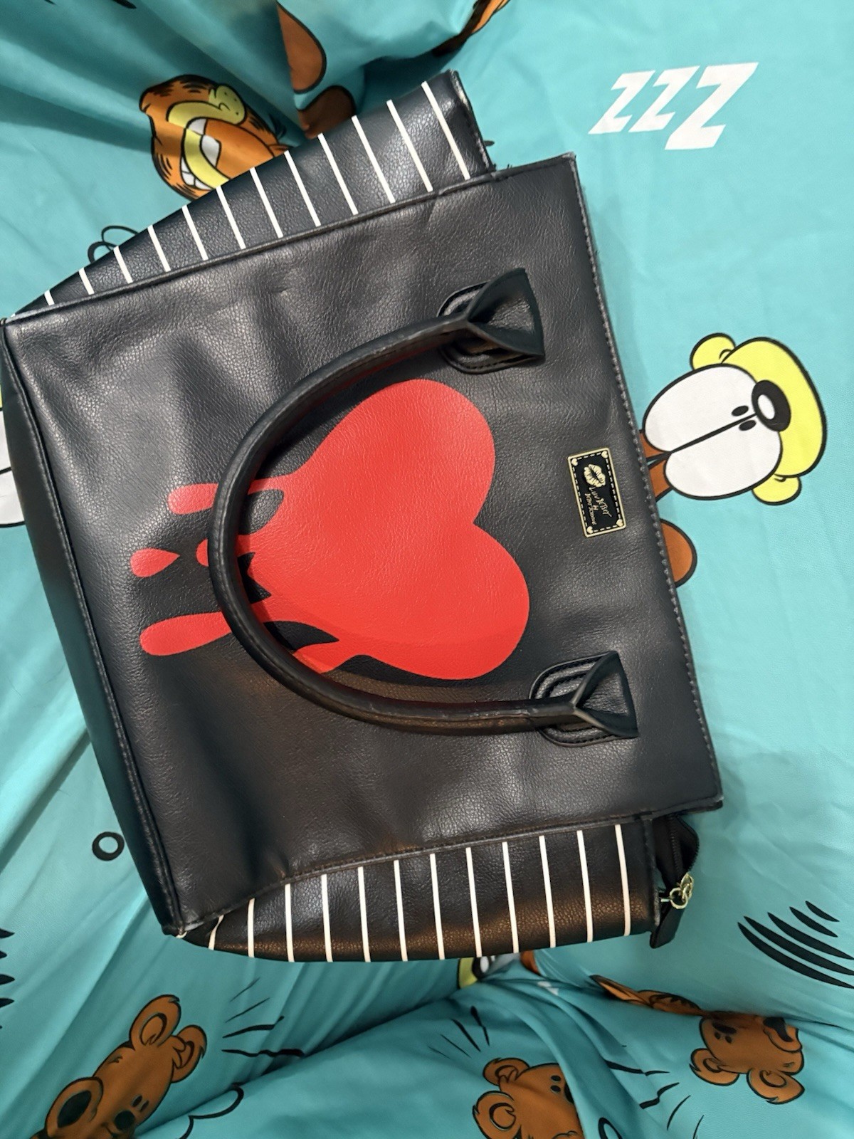 Betsey Johnson Black Zip-Top Tote Bag Red Heart Striped Sides Lined Pockets