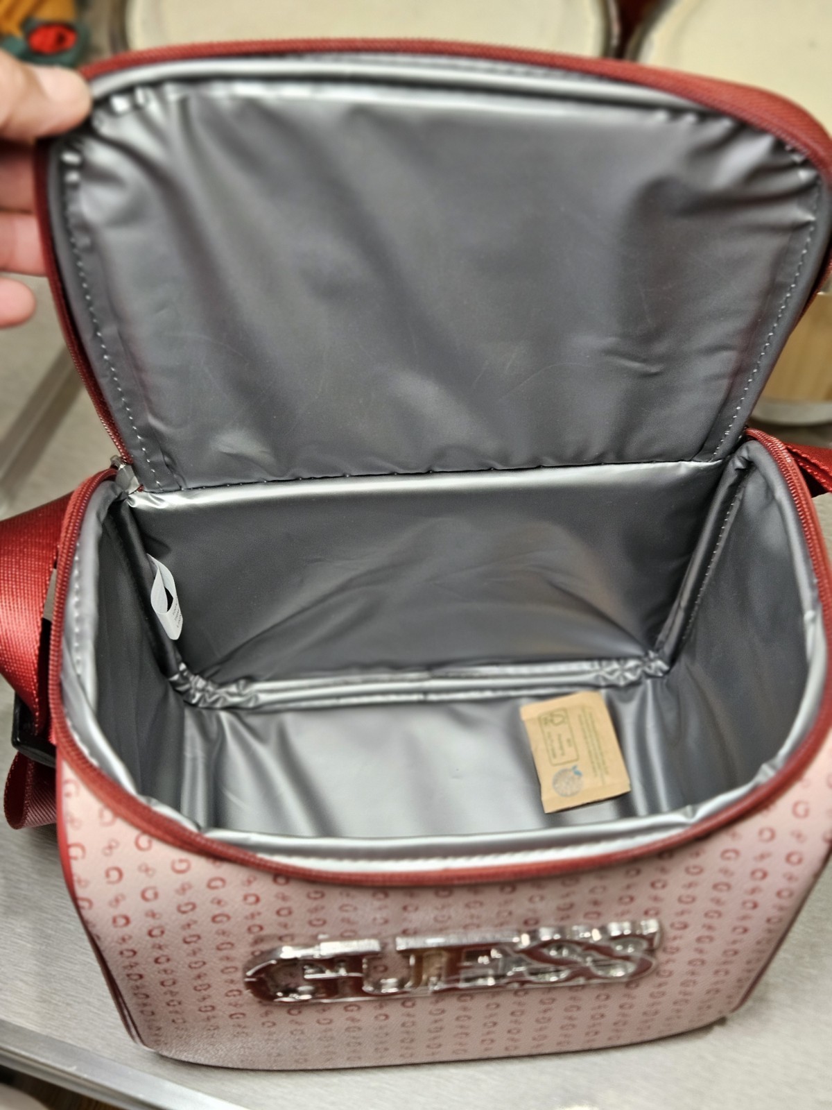 GUESS NEW Lux Lunch Box Insulated Burnaby Travel Red Mo.RCK9834069