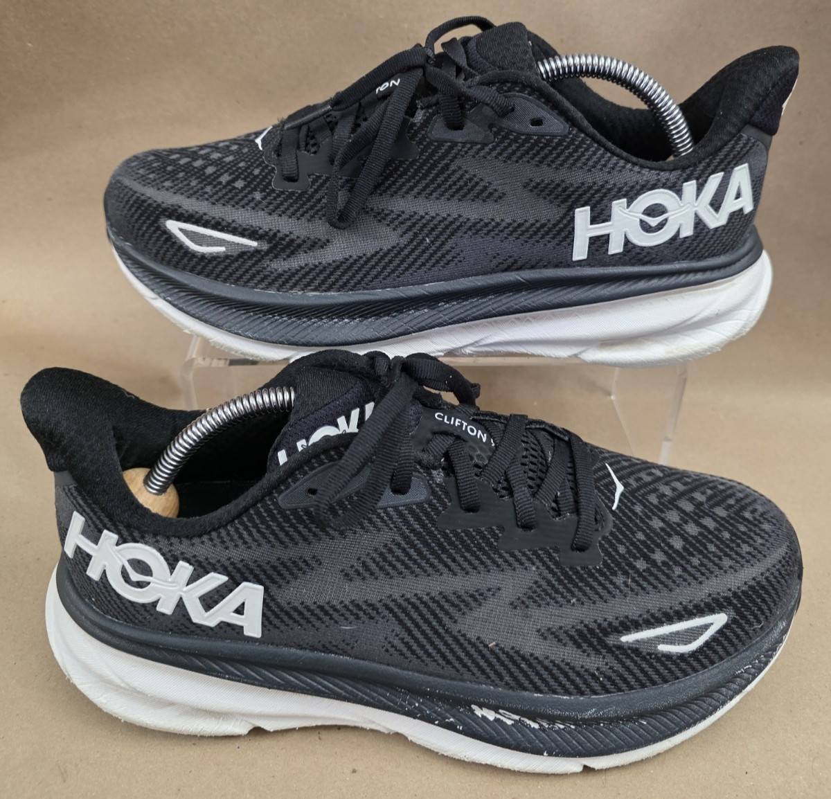 Hoka (Sz 9 B) One One HOKA Clifton 9 Black White womens Shoes