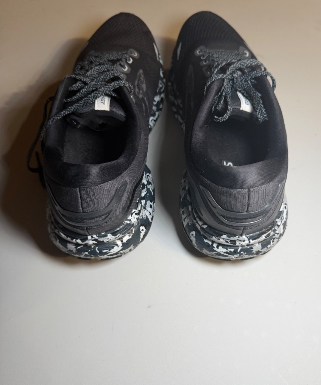 Brooks Ghost Running Shoes Men’s Size 11 Black Gray Athletic Sneakers Road Run.