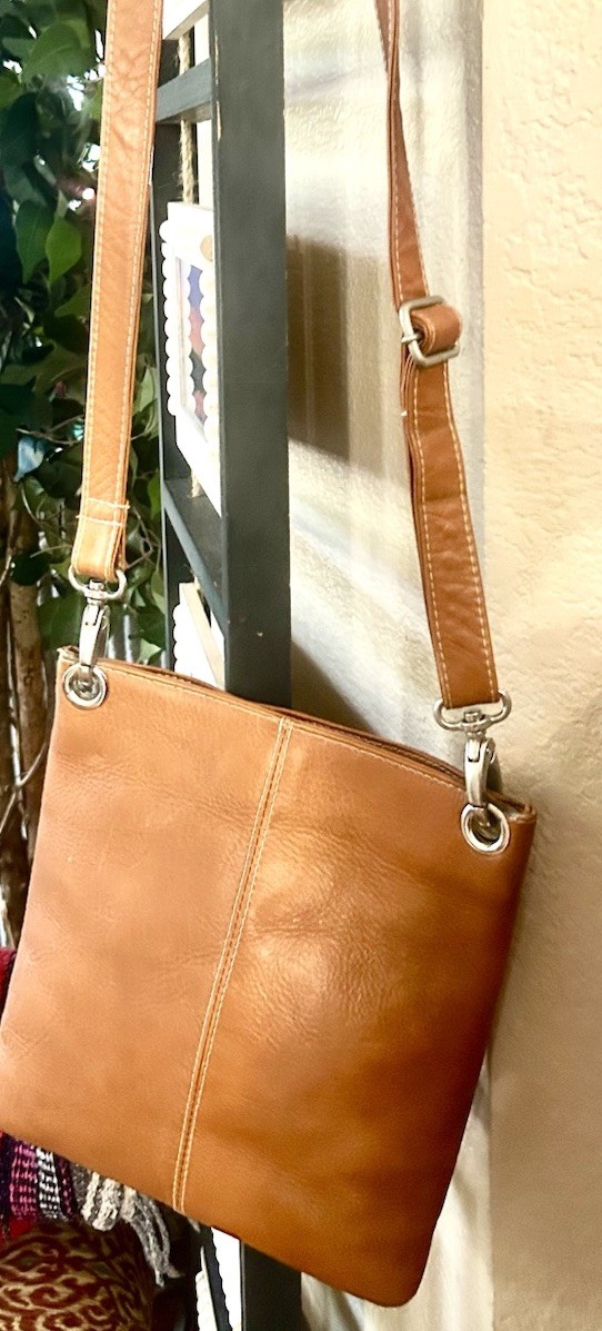 Le Donne Leather Simple Flap Over Crossbody Cognac Bag, Adjustable Strap