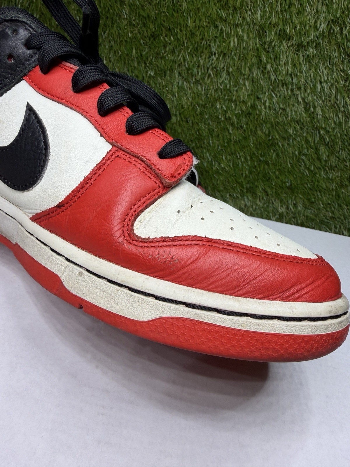Nike Dunk Low EMB Chicago Bulls 75th Size 10.5 Mens Sneakers 2021 DD3363-100