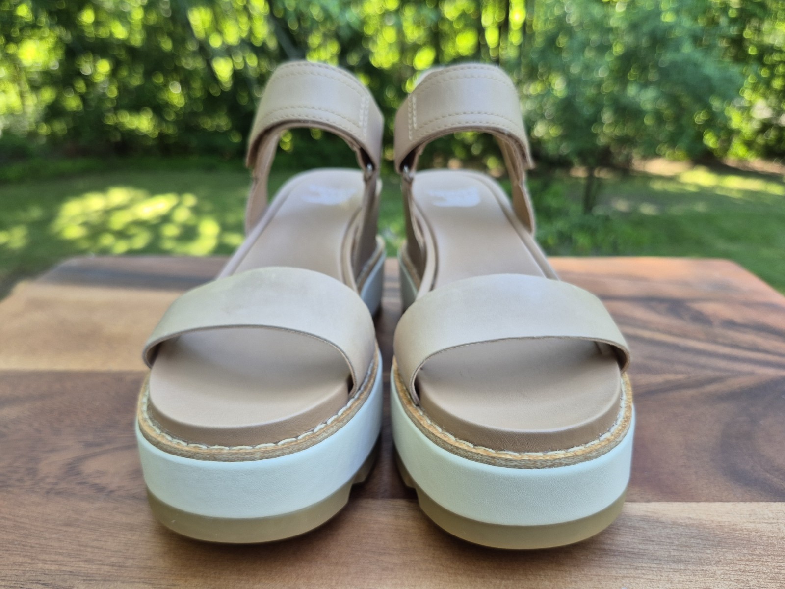 NIB SOREL Joanie IV Y-Strap Wedge Sandals, Honest Beige & Bleached Ceramic, 6M