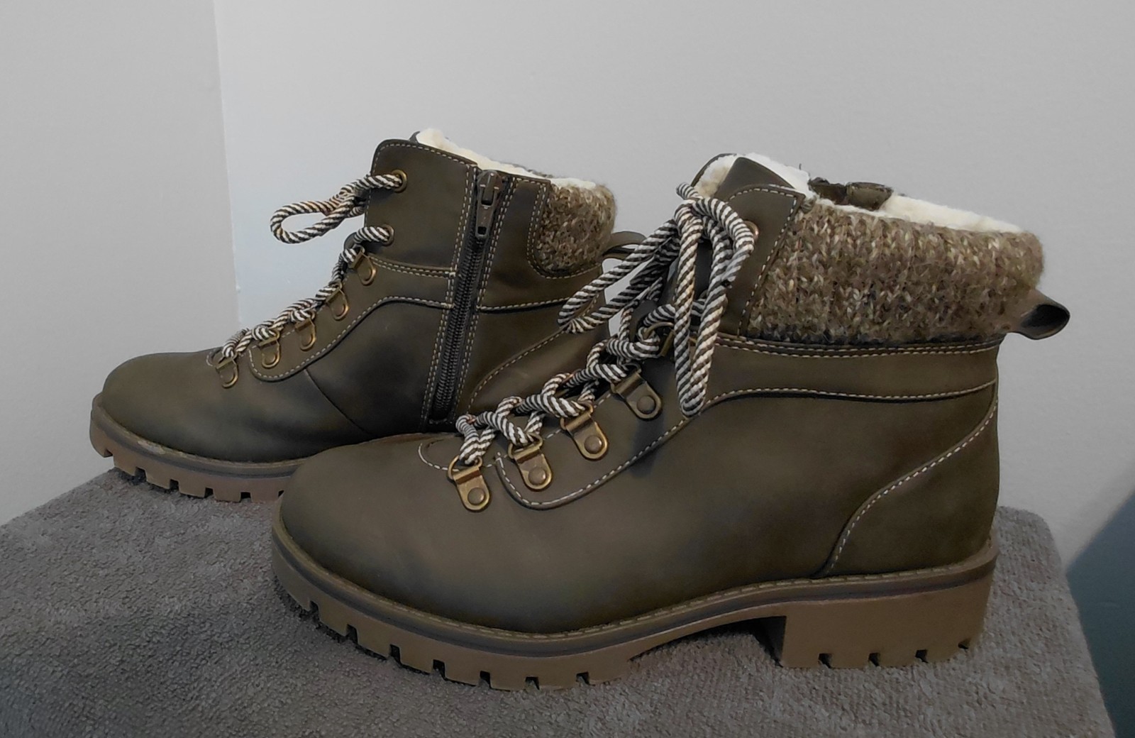 Falls Creek Women’s Boots Size 8 – Olive Faux Leather Flocked