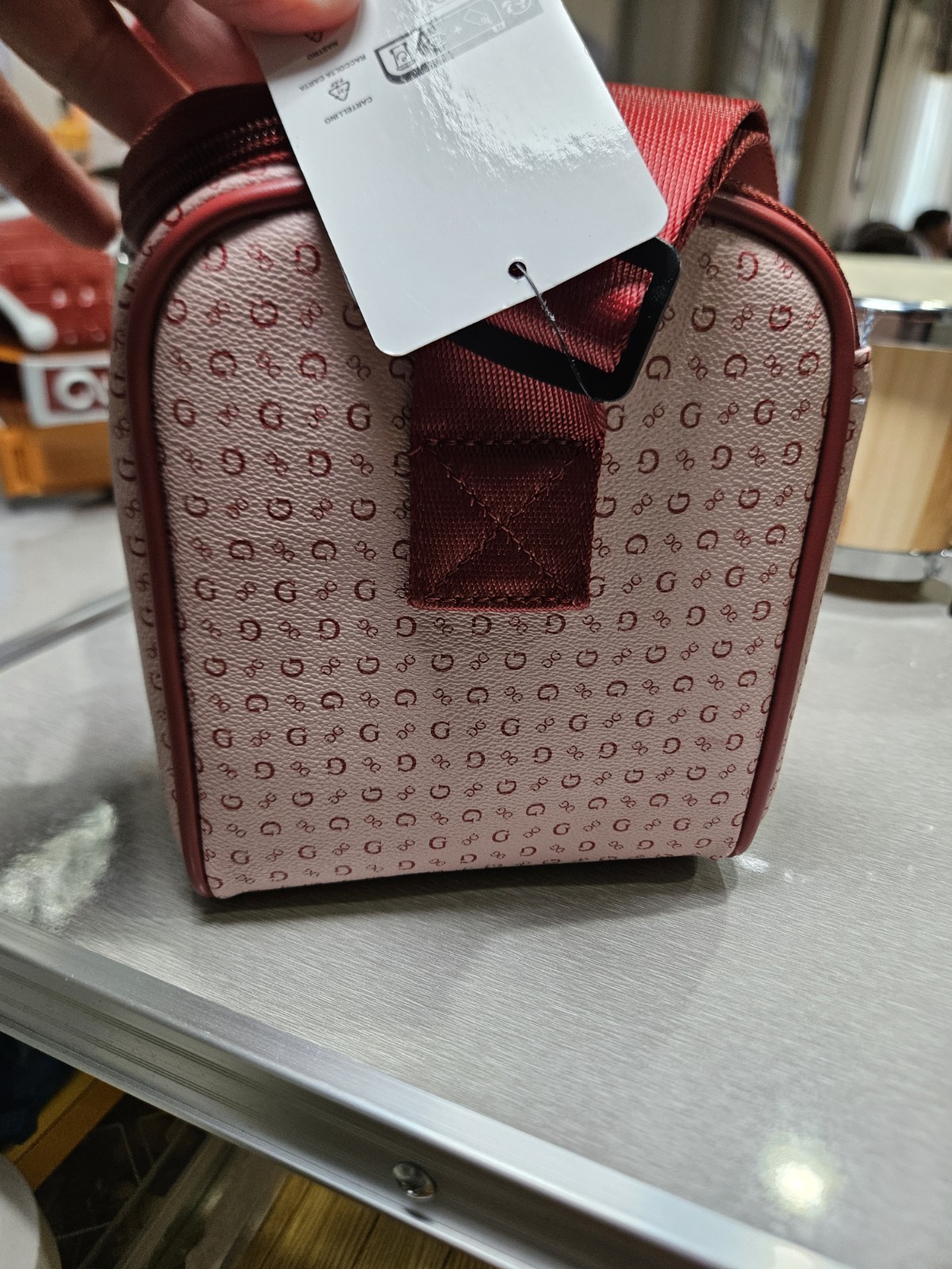 GUESS NEW Lux Lunch Box Insulated Burnaby Travel Red Mo.RCK9834069