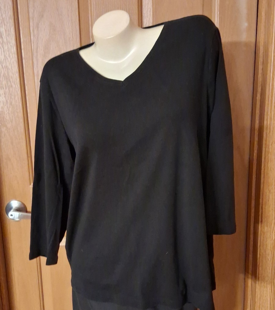by Chicos Black Tee V-Neck Bracelet Sleeves Misses Size 3 (Reg 16)
