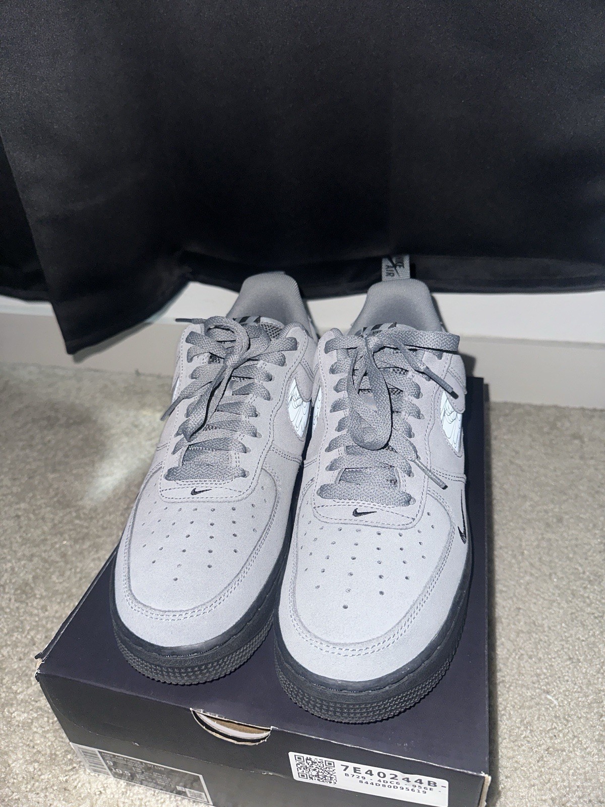 Nike Air Force 1 ’07 LV8 Men’s Low Top Suede Cool Grey/Black Reflective Swoosh