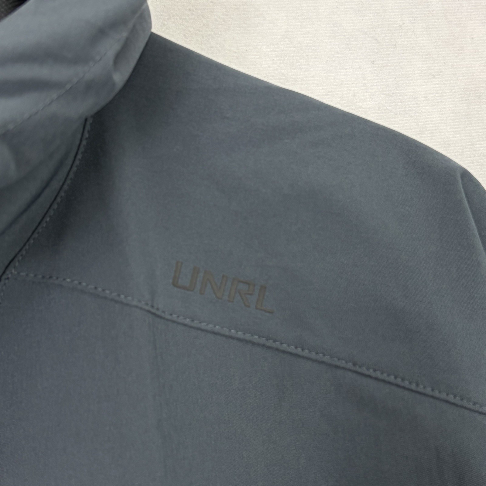 UNRL Golf DWR Track Jacket Mens Medium Anorak Performance Wind Water Resistant