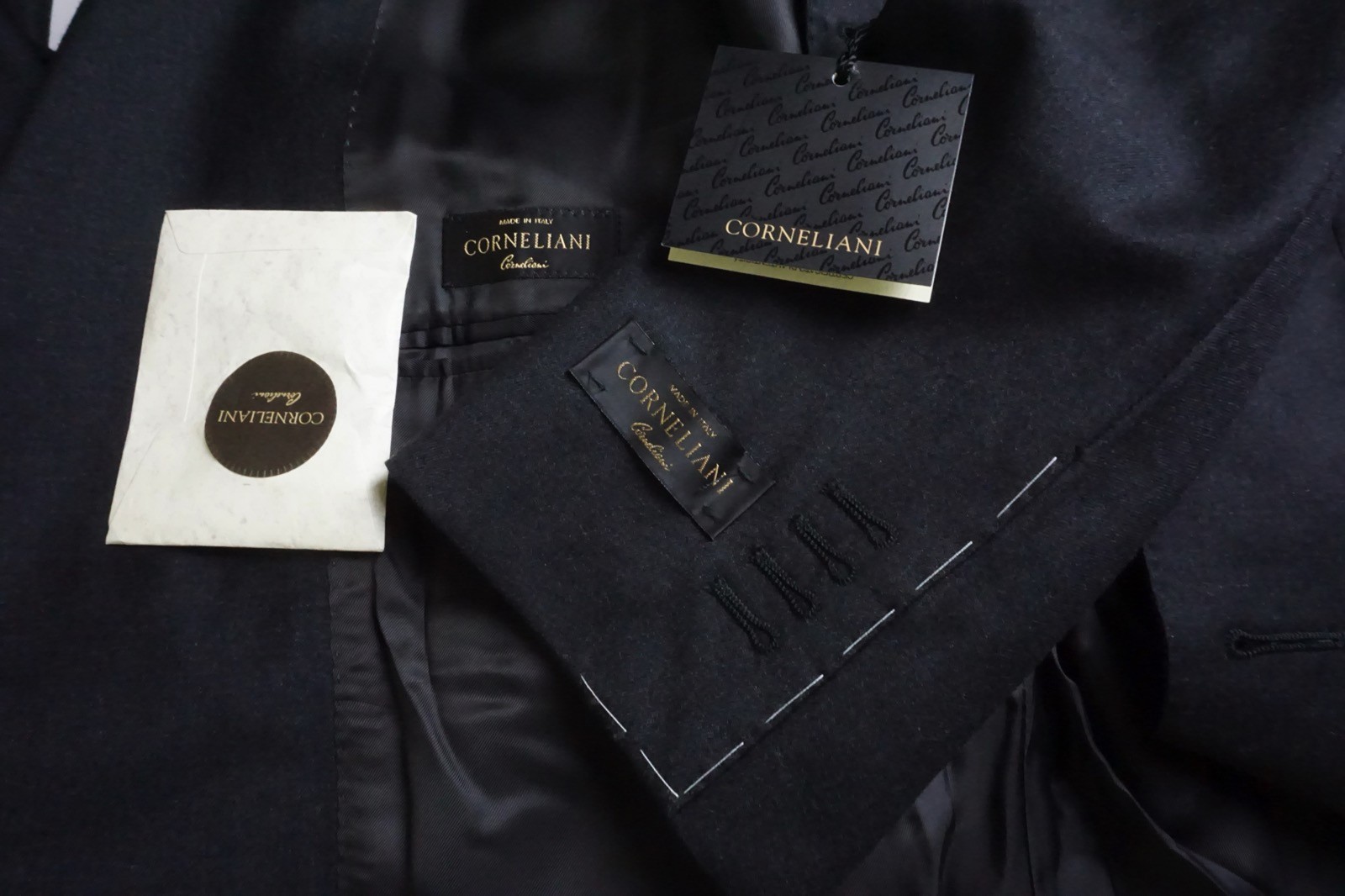 Corneliani Tailor Dark Gray Cashmere Blend 2 Pc Suit Jacket Pant 46R Brand New