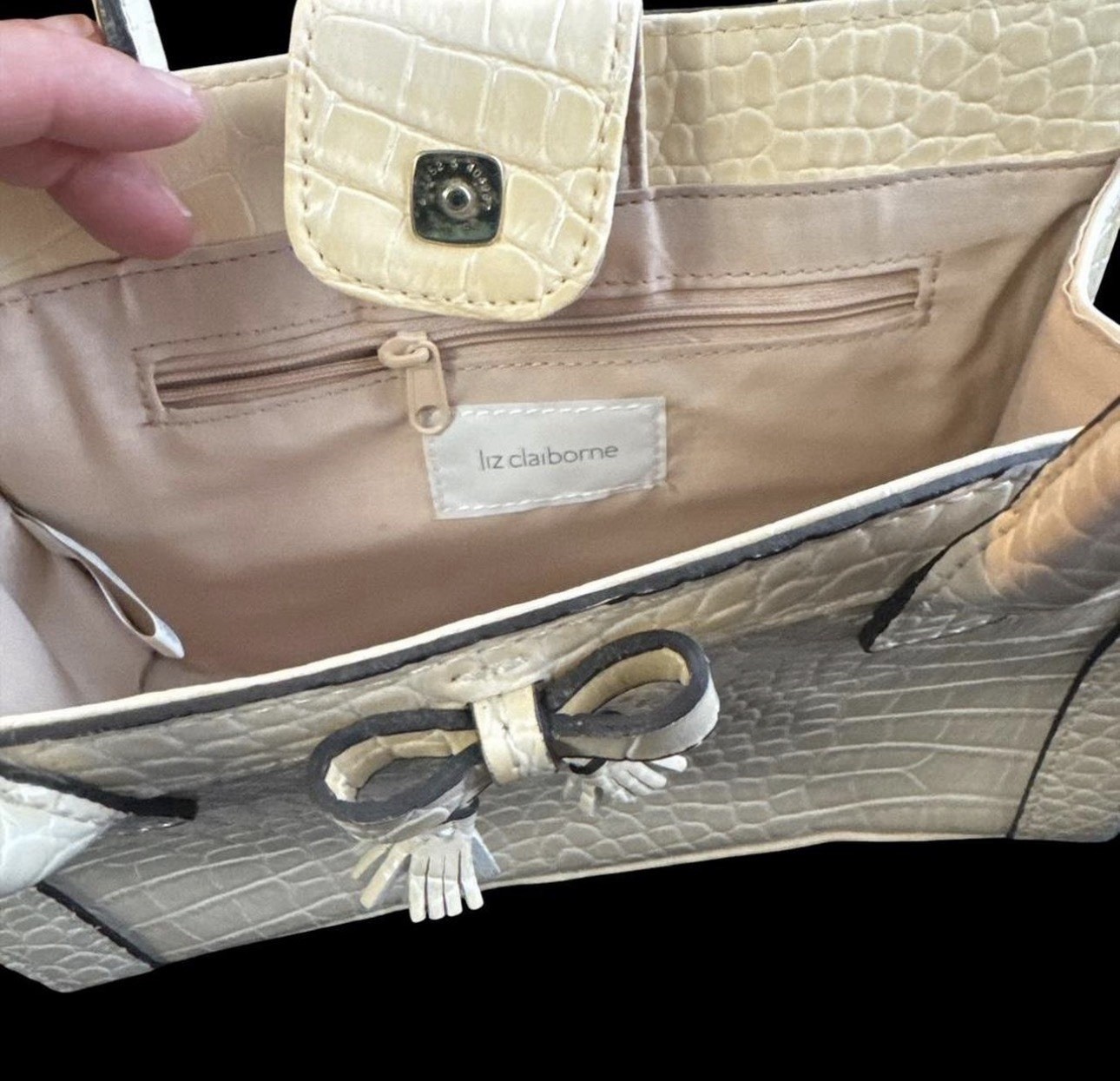 Liz Claiborne Beige Satchel Croc Embossed Snap Closure Inner Pockets Bow