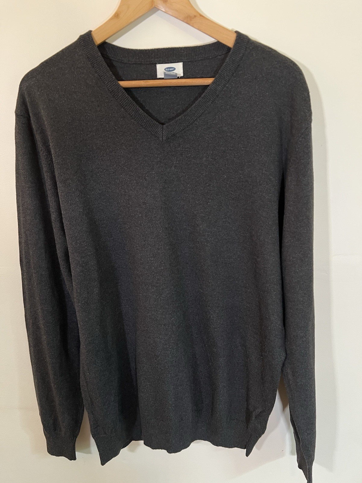 Old Navy Mens Large Charcoal Gray V Neck Pullover Sweater Long Sleeve Classic