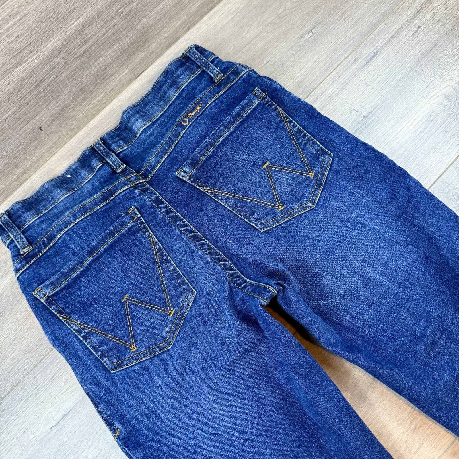 Wrangler Willow Ultimate Riding Jean 9 x 32 Blue Bootcut Stretch Denim Dark Wash