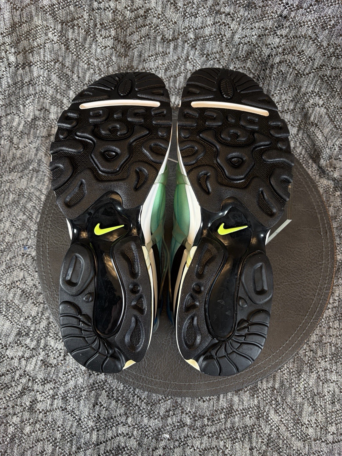 Nike Air Kukini SE Sneaker Men’s Size 10.5 DV1902-100 Lemon Venom