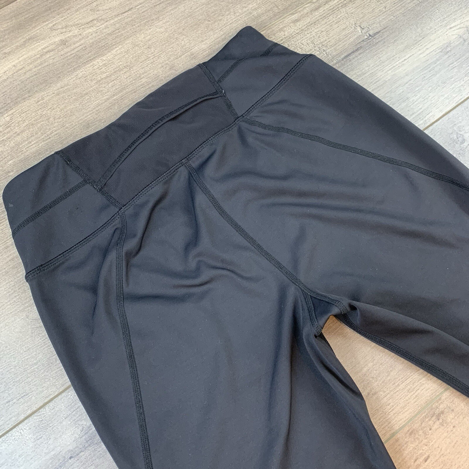 Athleta Laser Mesh Sonar Capri Leggings Women’s Small Black Activewear Workout