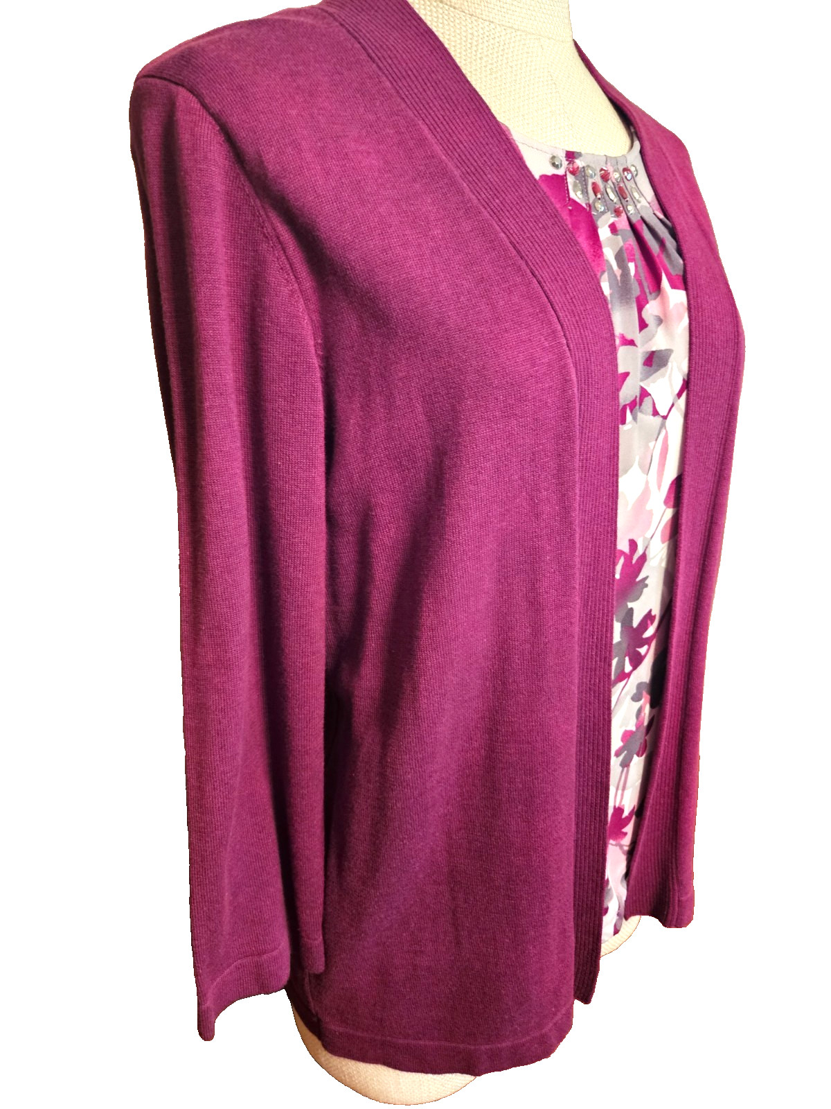 ALFRED DUNNER size S Two-Fer Set Magenta Cardigan with printed top Beaded EUC
