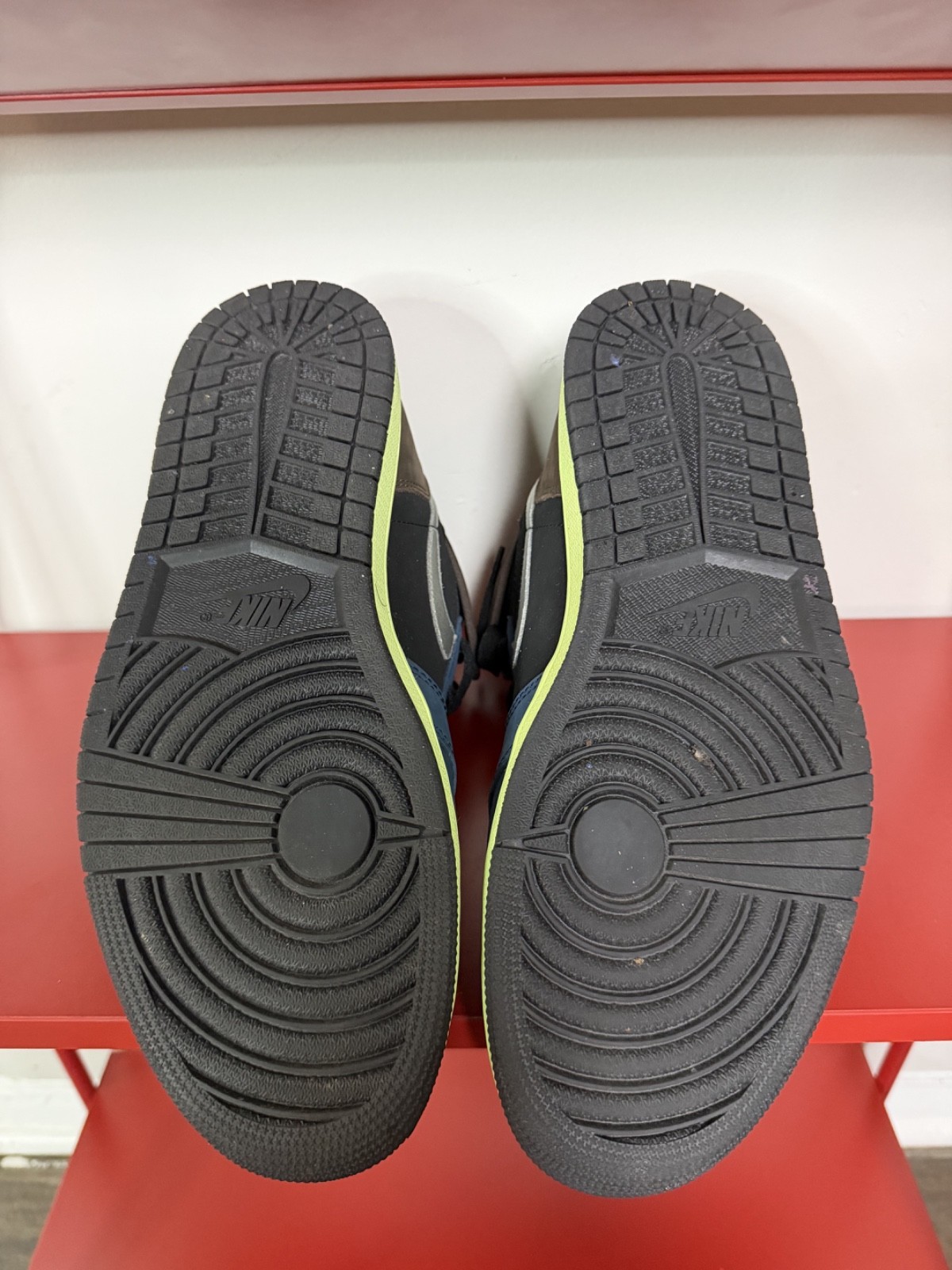 Size 11 – Jordan 1 Retro High Tokyo Bio Hack