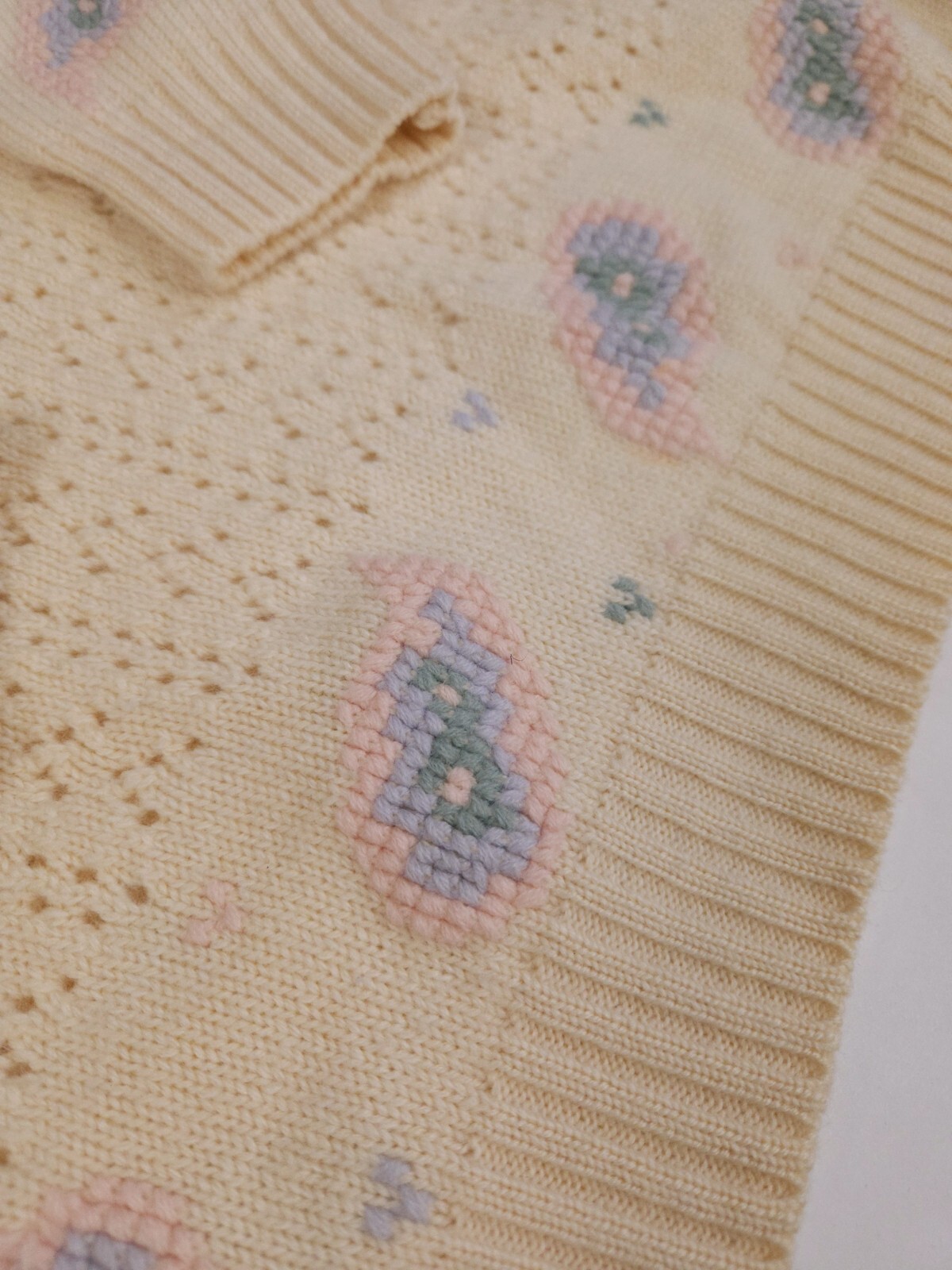 J.G. Hook Vintage Wool Cream Pointelle Needlepoint Embroidered Sweater Medium