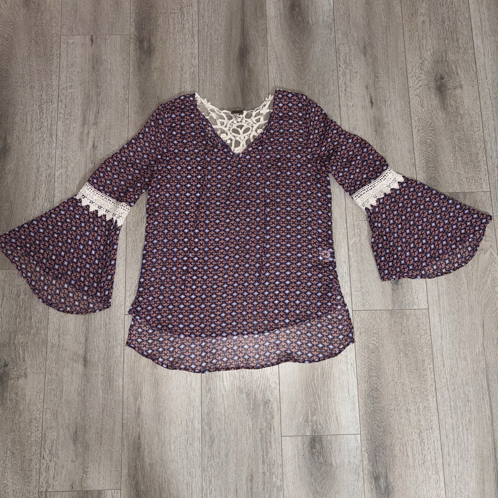 Retro 70s Style Medallion Peasant Top Dramatic Flare Sleeves & Lace Boho