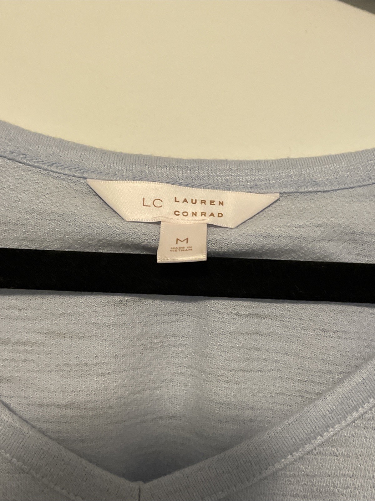 LC Lauren Conrad M Blue V Neck Ruffle Sleeve Knit Top Romantic