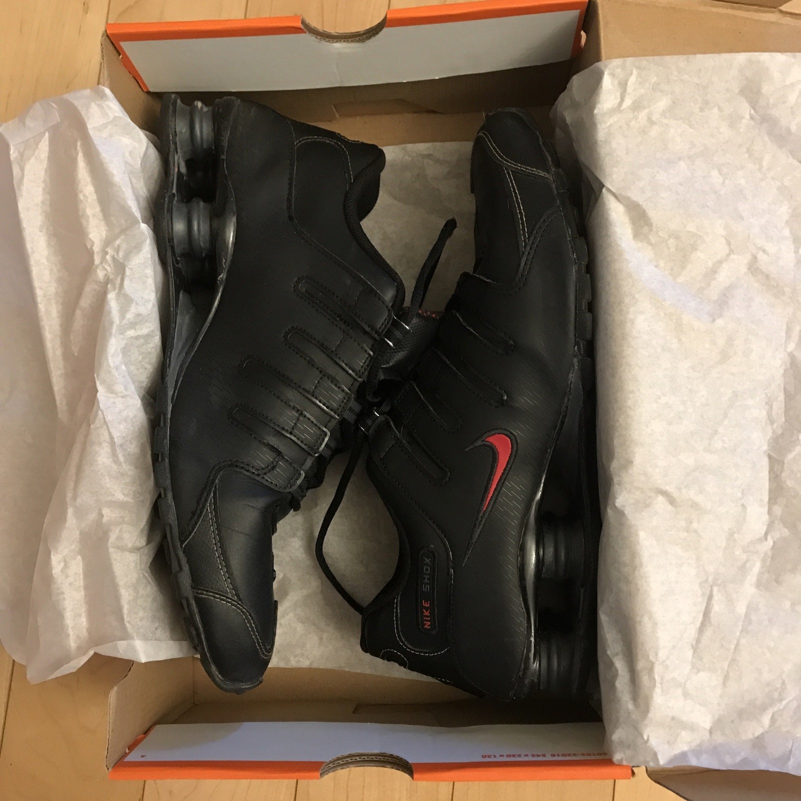 Nike Shox NZ Black Varsity Red Black Running Shoes 378341-017 Mens Sz 11 Rare