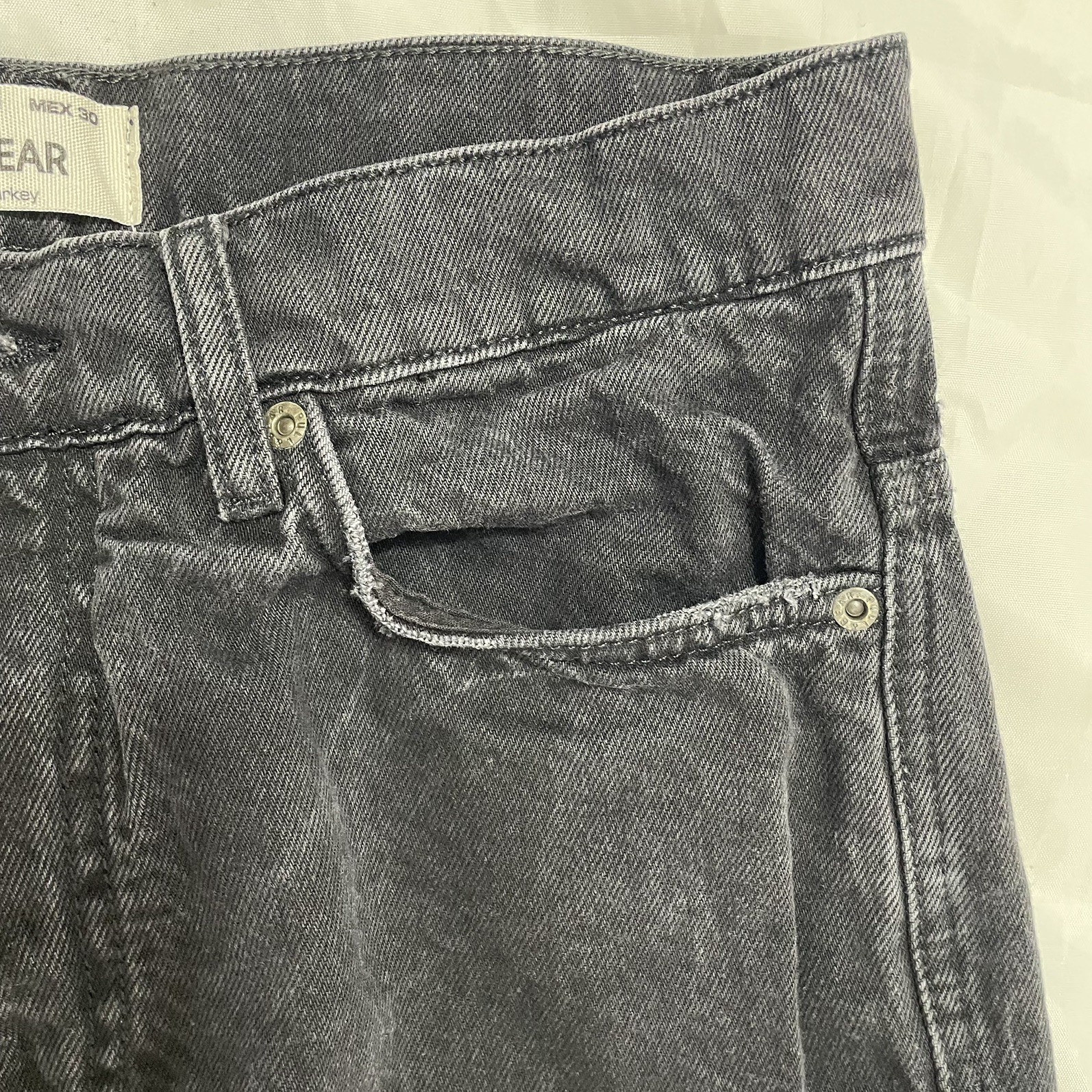 Pull & Bear Women’s High Rise Skinny Jeans Size 30– washed Black Denim