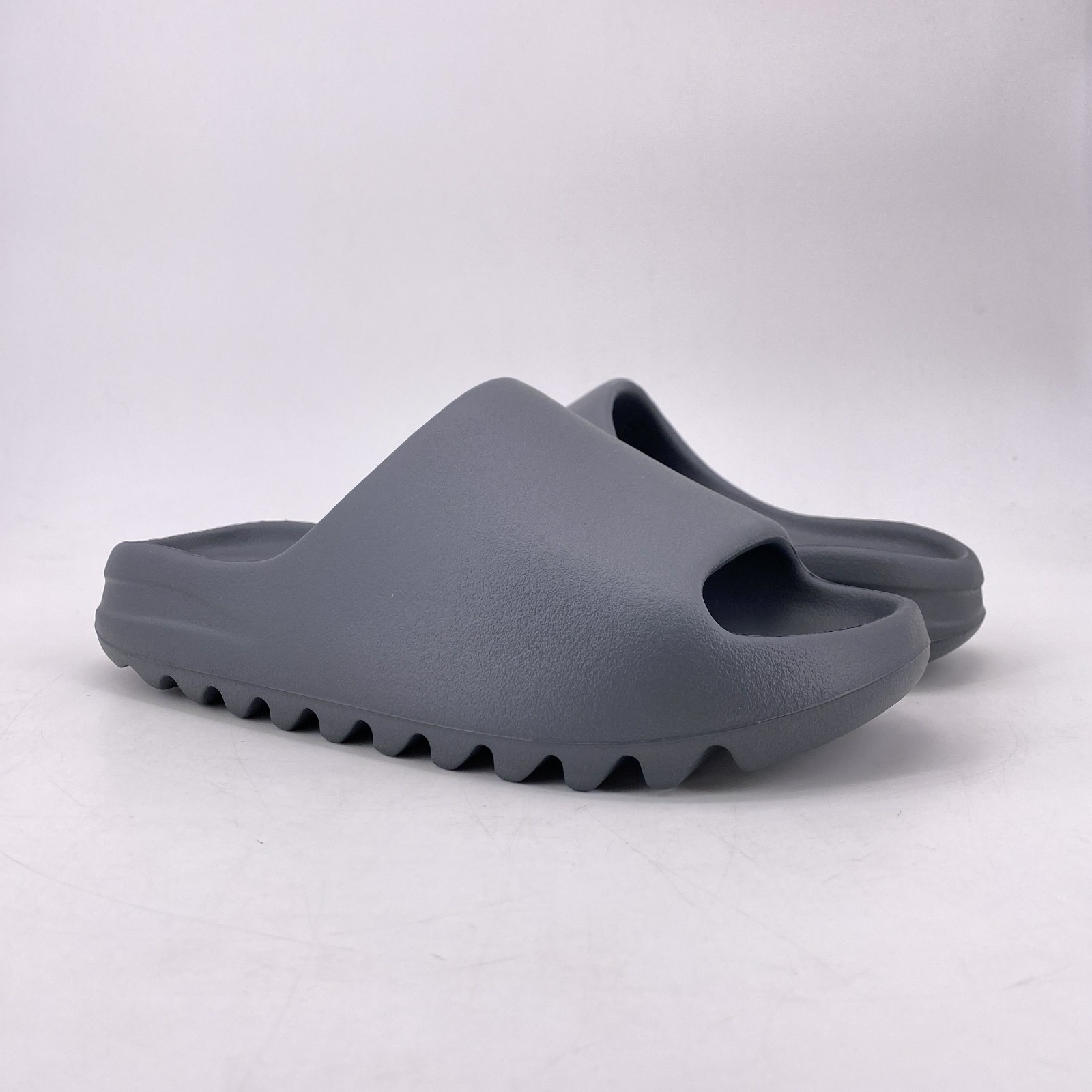 Yeezy Slide “SLATE GREY” 2024 – Size – ID2350 (11068-601)