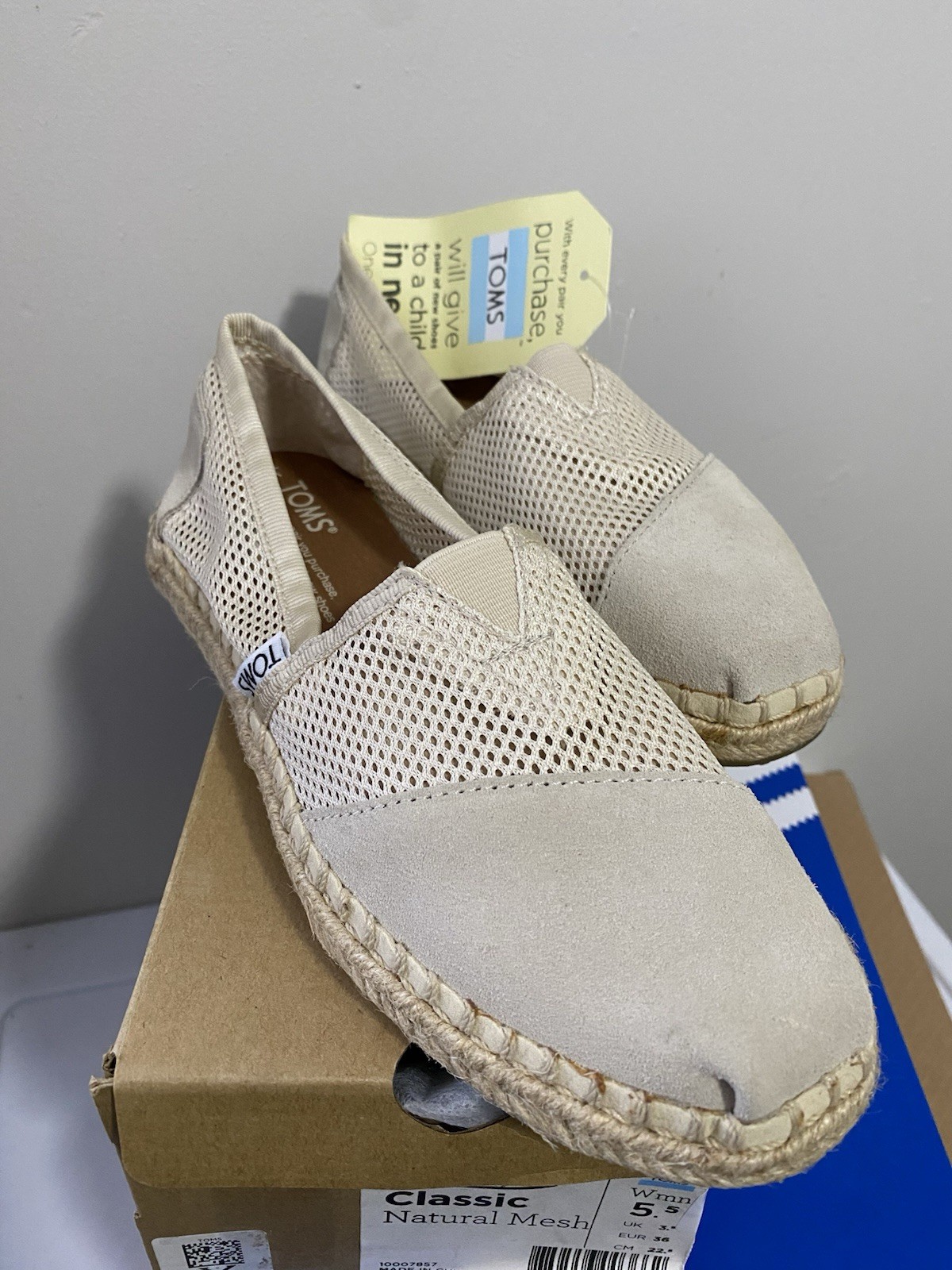 TOMS Women’s Beige Mesh Slip-On Flats Round Toe Breathable Casual US 5.5