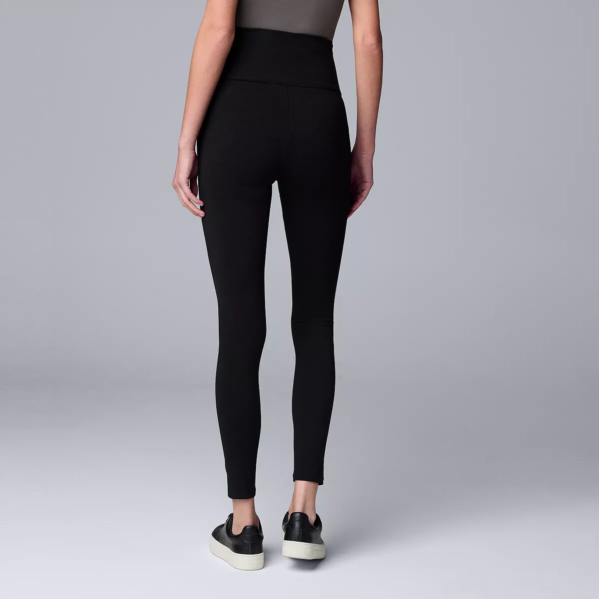 Simply Vera Vera Wang Women’s Black Live-In Shaping High Rise Leggings – S/M/L/X