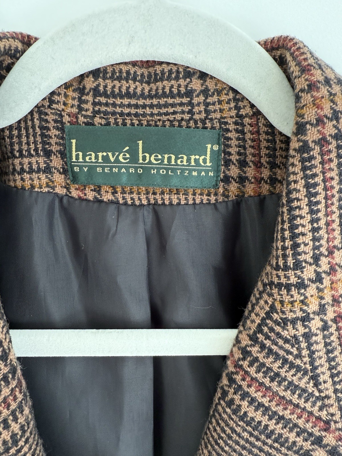 Vintage plaid wool blazer by Harvé Benard; “old money” style, size M.