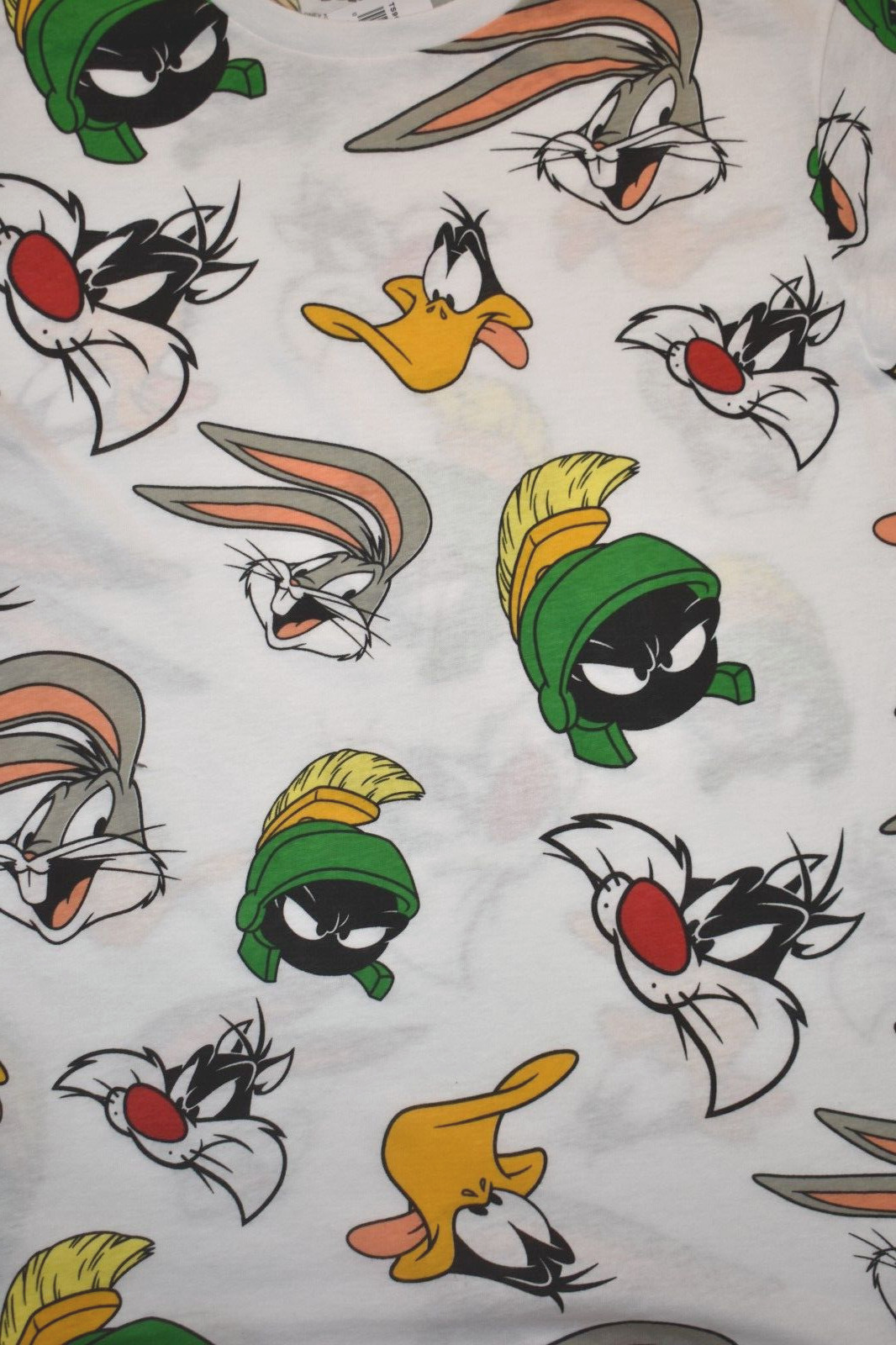 Looney Tunes Mens Classic Cartoon Characters All Over Print Shirt NWT S-XL