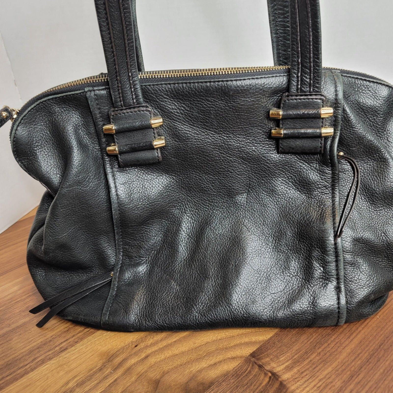 B. Makowsky Black Pebble Genuine Soft Butter Leather Shoulder Bag Zip Close EUC