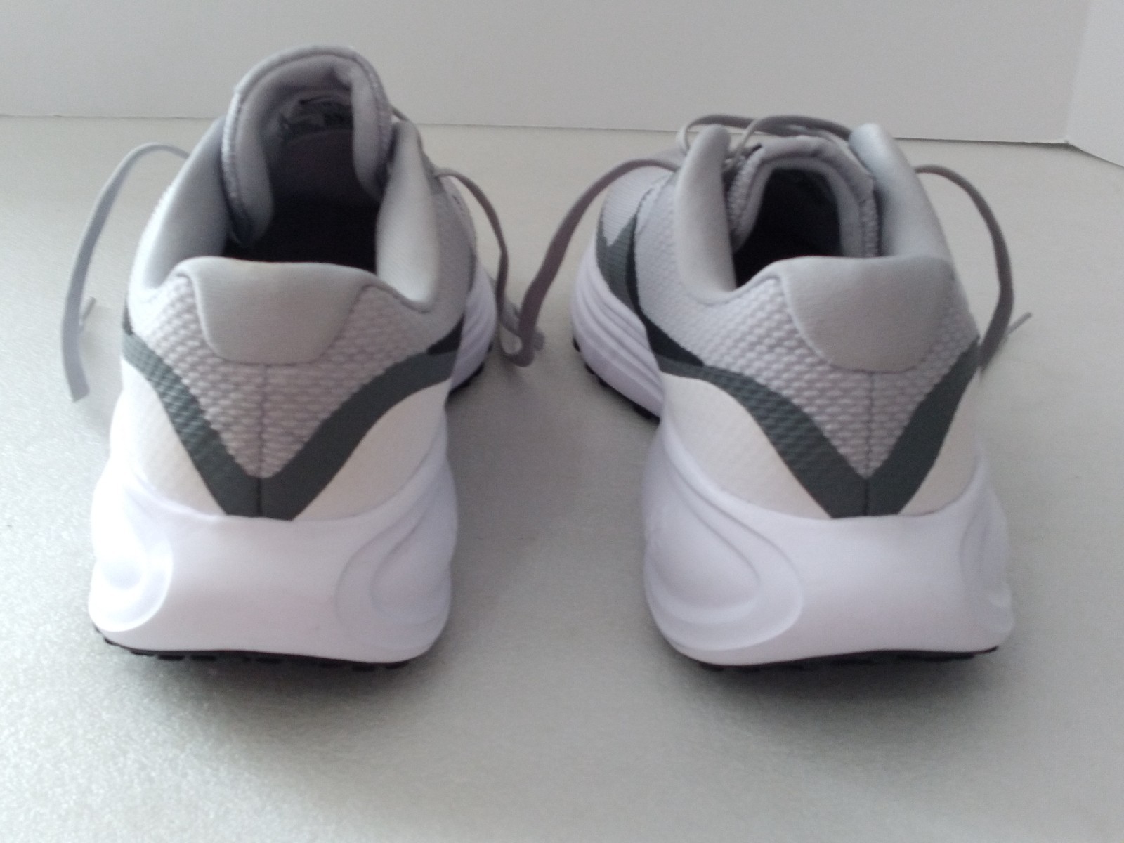 Nike Revolution 8 HJ9198-004 Light Smoke Grey Black Men’s 10 Athletic Sneakers
