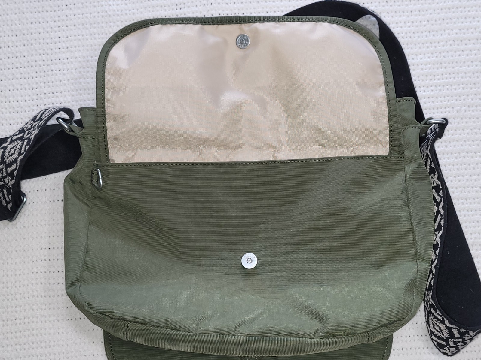 Kipling Women’s Brooklyn Go Shoulder Bag in jaded green nylon Approx 11″x9″