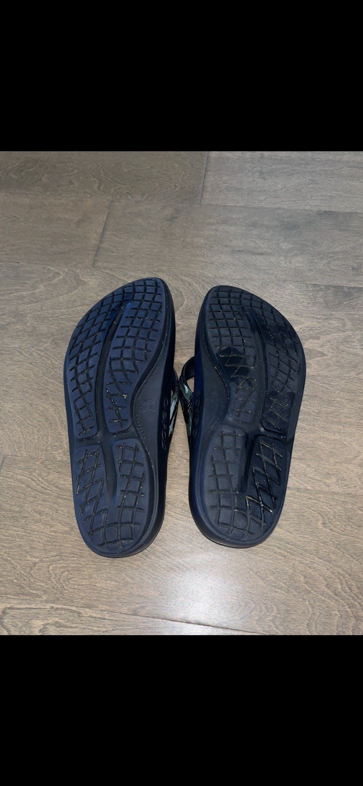 Oofos OOlala Thong Limited Women’s Size 11 Black Camo Thong / Recovery Sandals