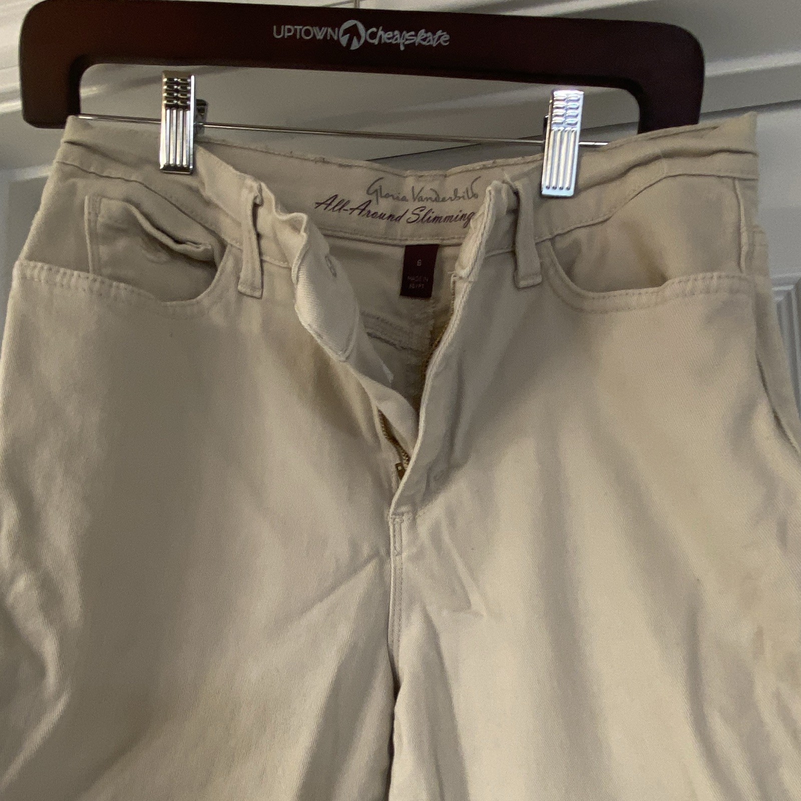 Gloria Vanderbilt Women’s Beige Solid Capri Pants Flat Front Zip Button Closure