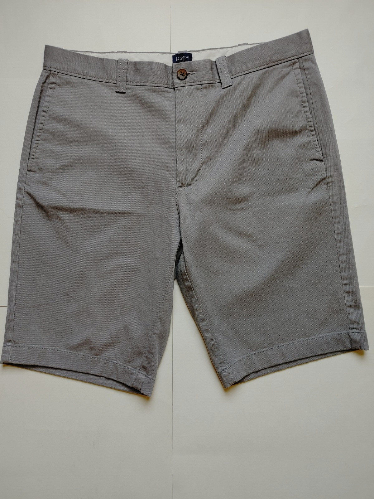 J Crew Shorts Mens Size 33 Gray Casual Flat Front Chino 11in. Inseam -Excellent!
