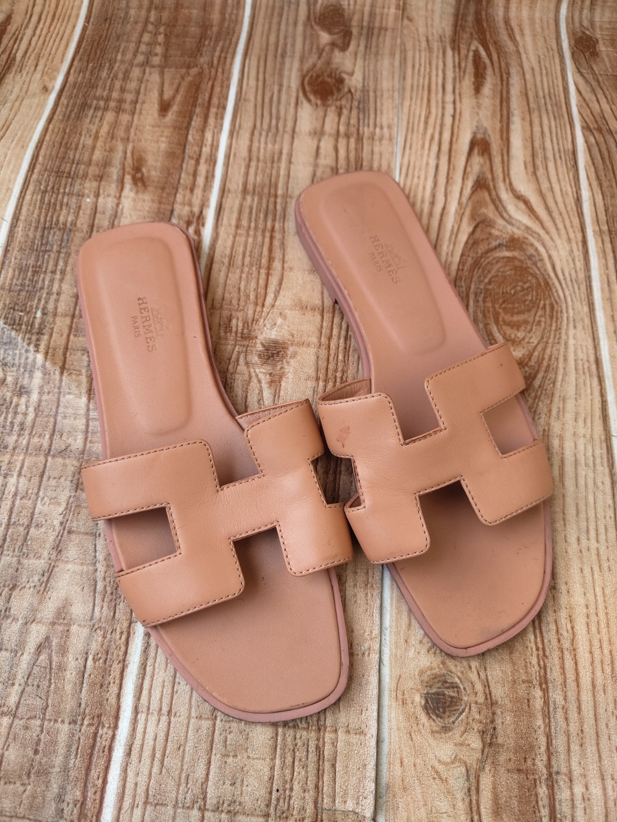 HERMES Oran Women’s Granite Rose Baby Pink Leather Sandal Flats EU 37/ US 7