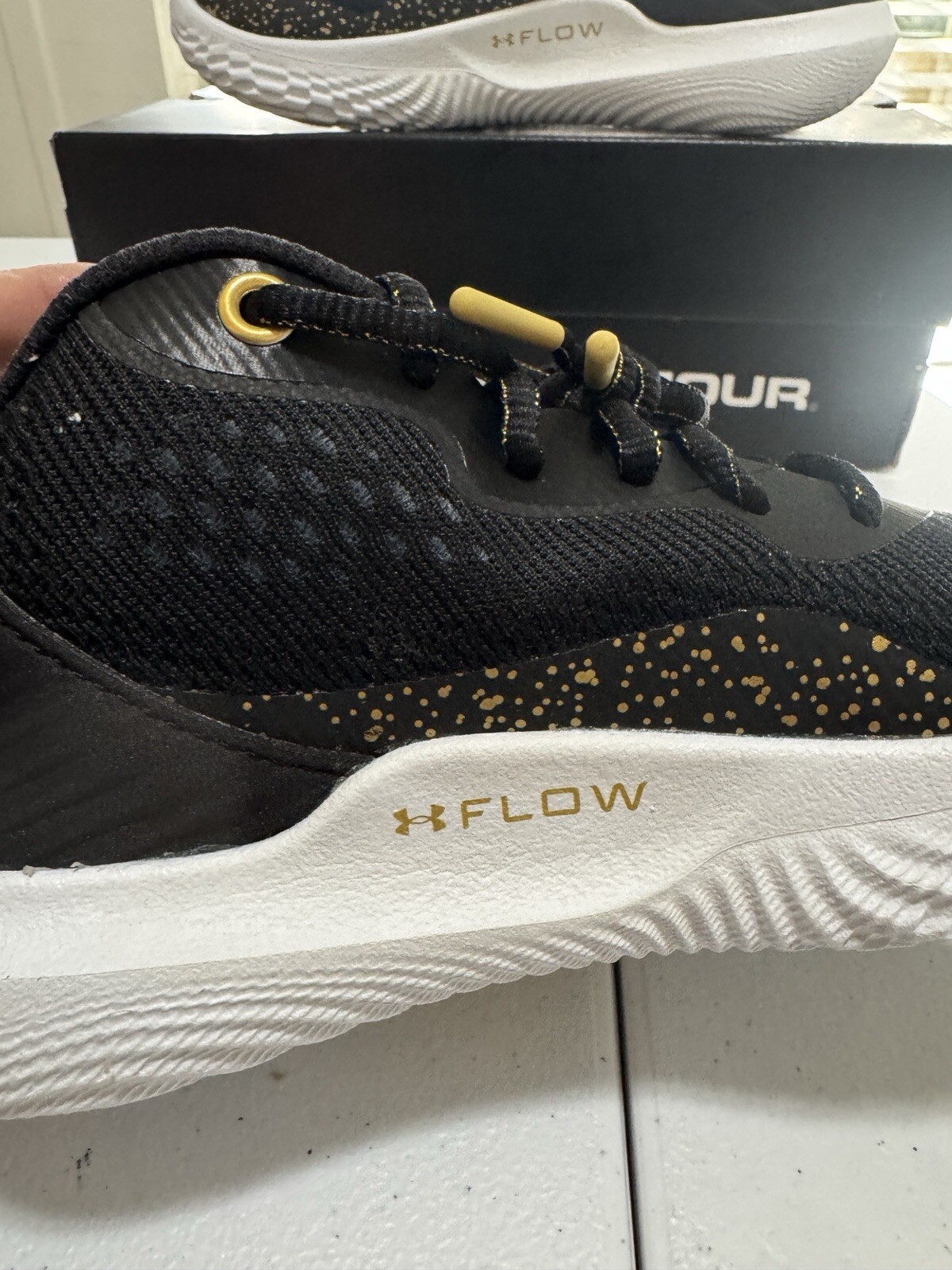 Under Armour UA Flow Breakthru 2 Black Basketball Shoes US Womens 5.5 (c10)