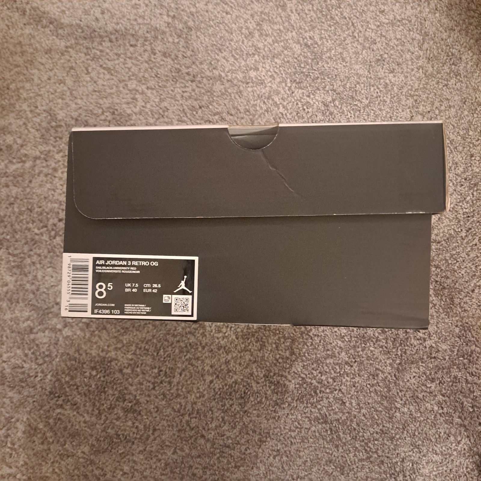Air Jordan 3 Retro World’s Best Dad IF4396-103 Size 8.5 New In Box