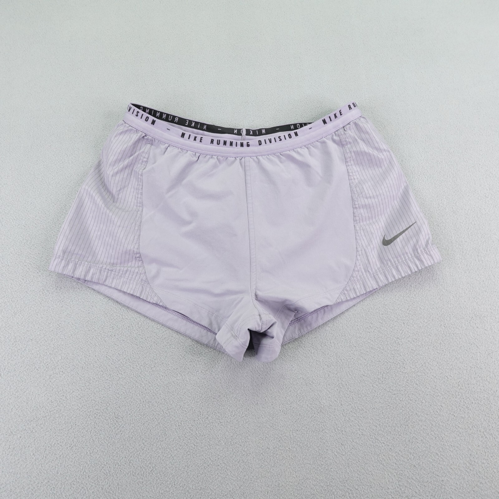 Nike Shorts Womens Medium Purple Lined Run Division Tempo Luxe 3″ Running Gym