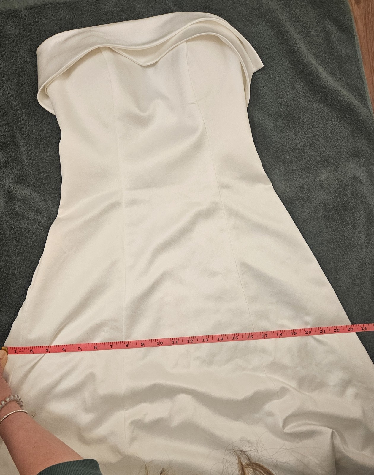 Elegant Satin Strapless A-line Wedding Dress Minimalist Bridal Gown