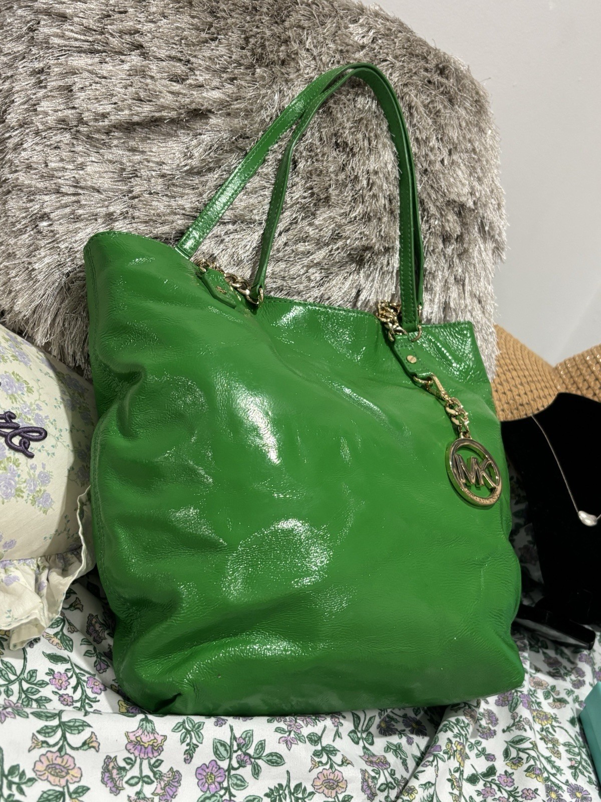 Michael Kors Jet Set Tote Bag bright green patent leather gold chain accents
