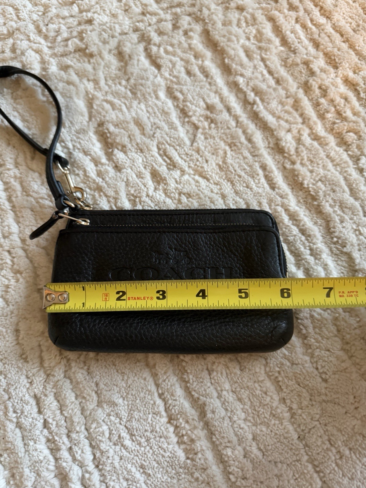 Coach Black Women’s Wristlet Wallet Zip Top Logo Wrist Strap Credit Card
