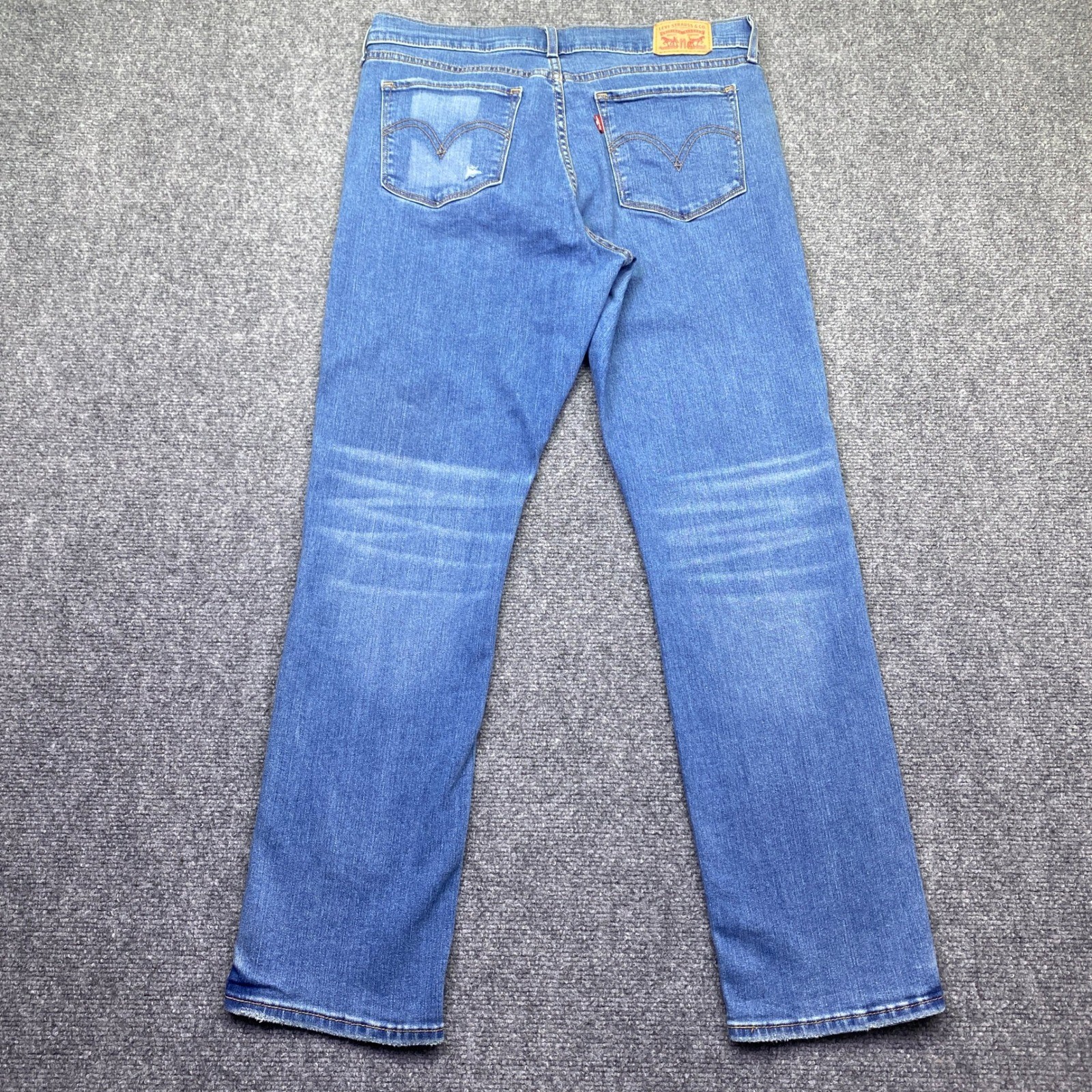 Levis 39250-0113 Womens Sz 10M Classic Straight Leg Blue Jeans Medium Wash