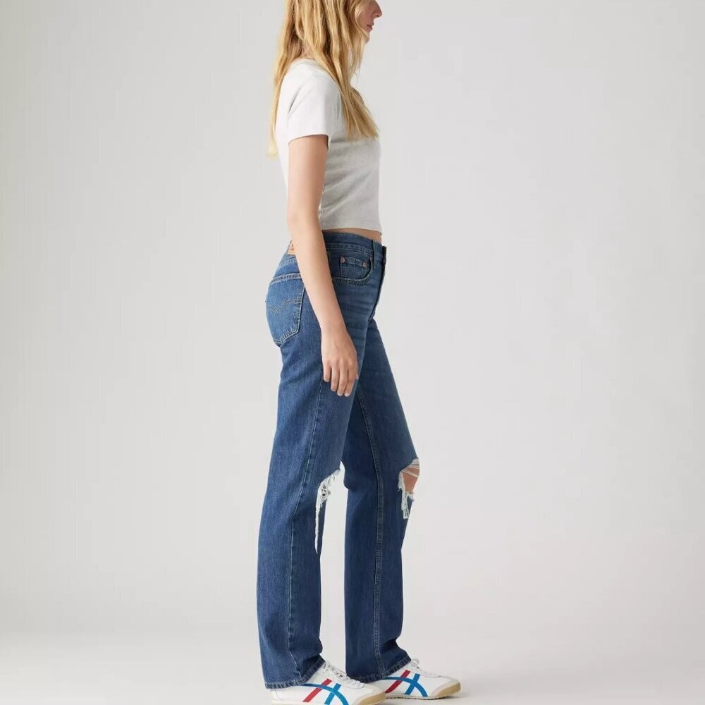 NWT Levi’s Low Pro Distressed Jeans, Size 27