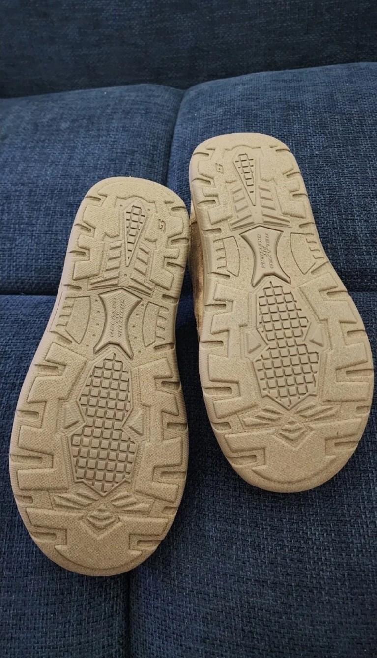 SKECHERS Relaxed Fit Memory Foam 360 Men’s Lined Suede Slippers Tan 10 M