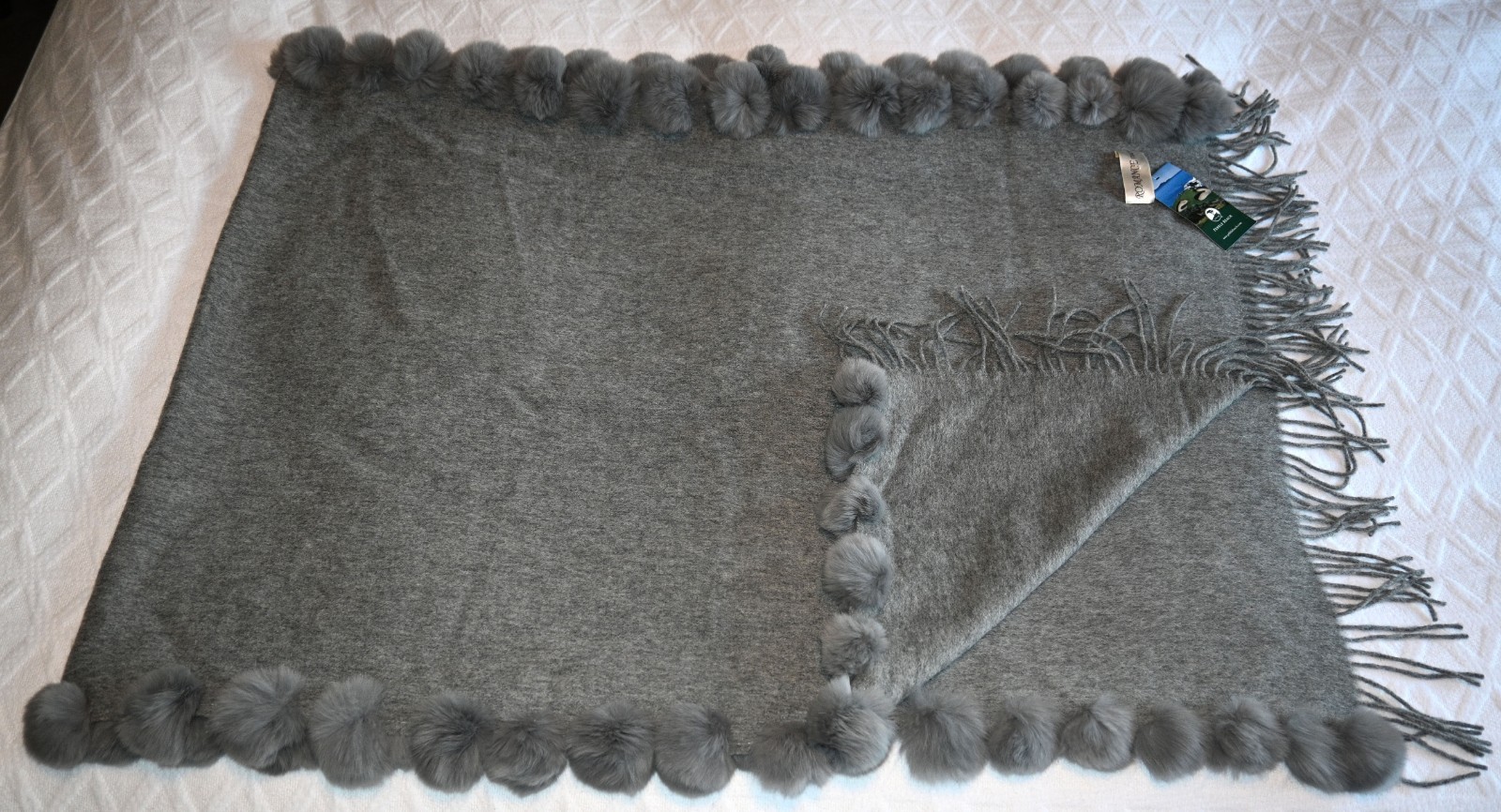 Romance Italy Gray Ladies Shawl Scarf Pebble Beach 90% Wool 10% Cashmere w/Tag