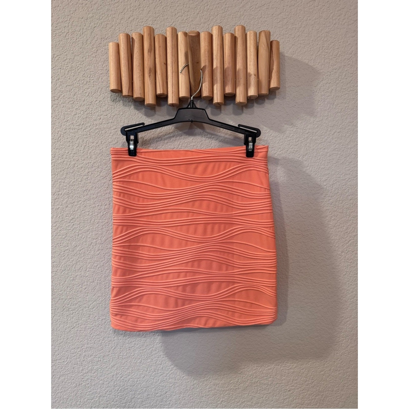 Coral Textured Mini Skirt/ NEVER WORN