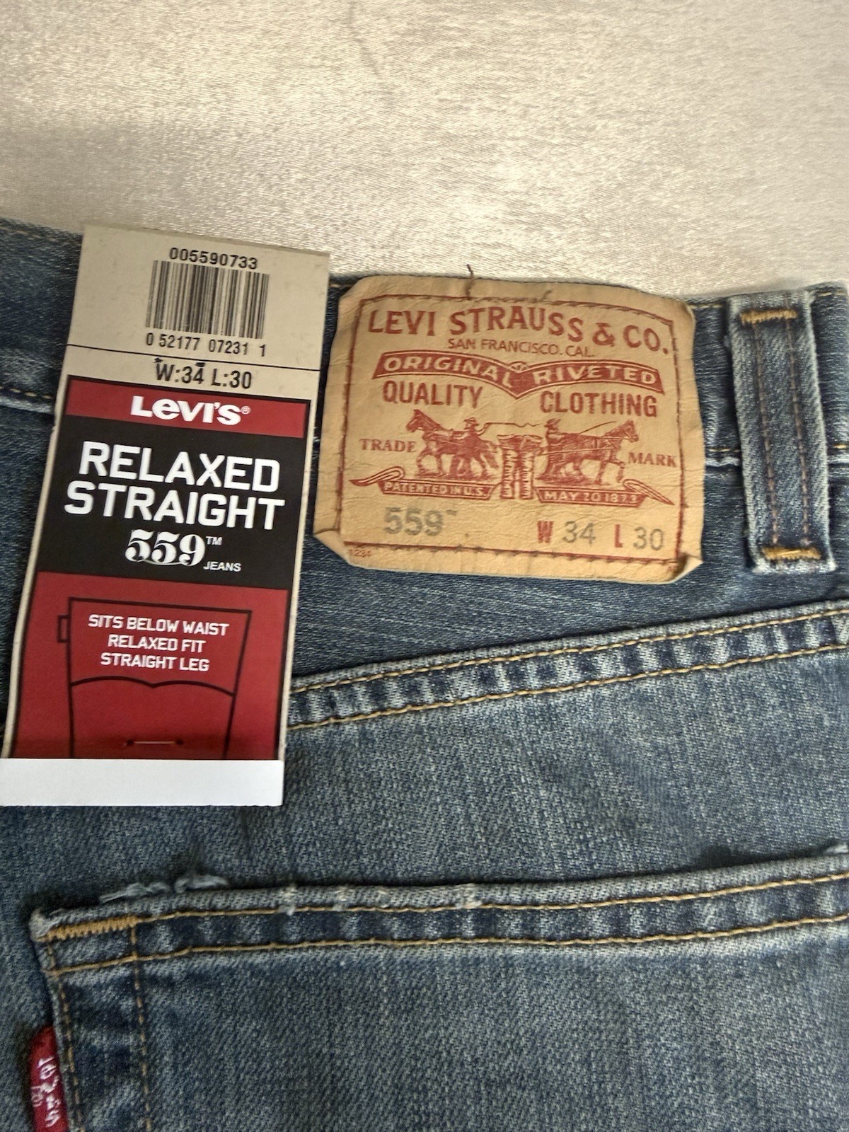 Levi’s 559 Relaxed Straight Jeans Men’s 34×30 Medium Wash Blue NWT 100% Cotton